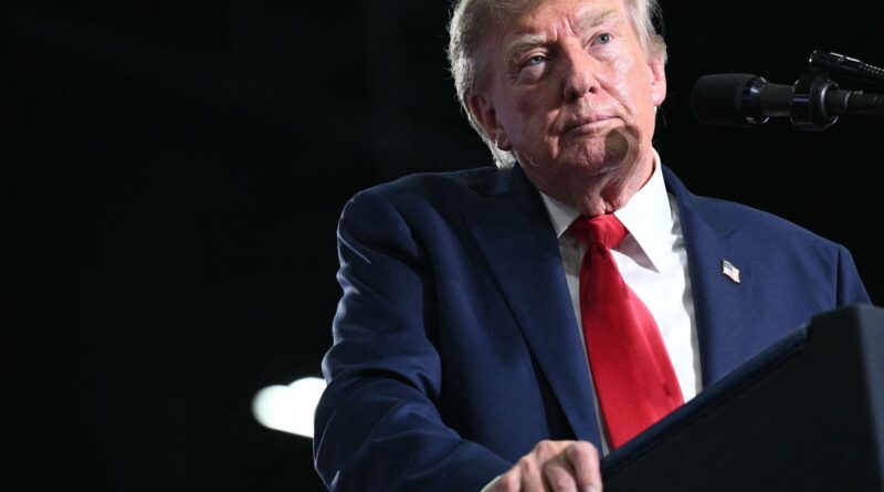Une juge américaine invalide le gel des visas de Trump pour 75 pays.