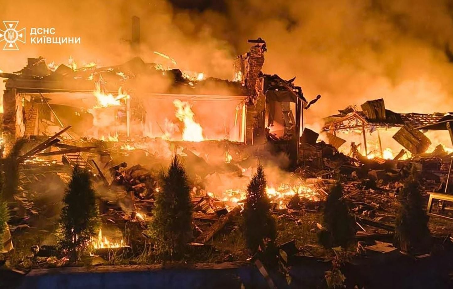 Une nouvelle attaque russe sur Kiev et sa région fait trois morts, dont un enfant.