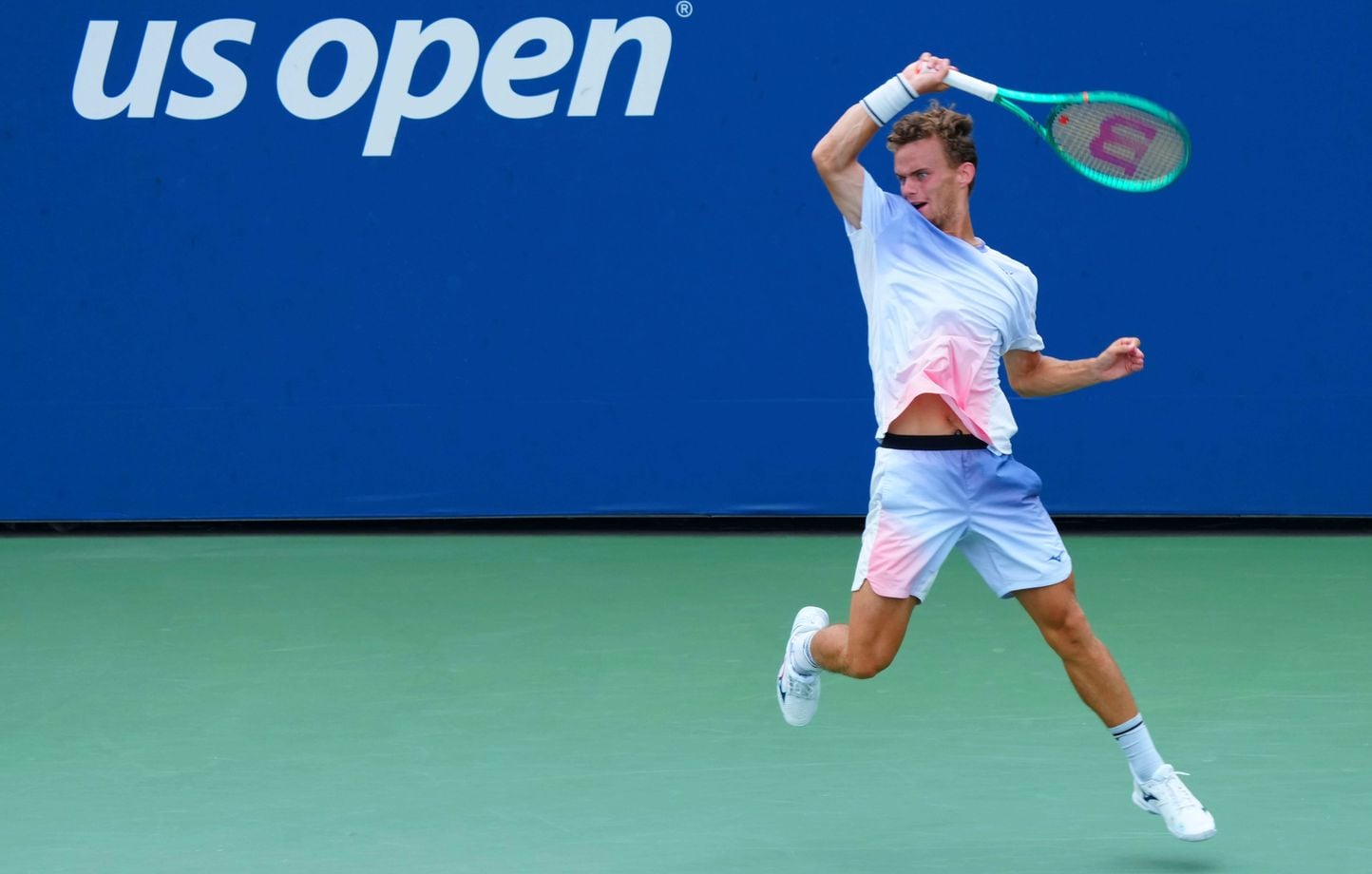 US Open : Van Assche brille, Atmane résiste cinq heures malgré des crampes.