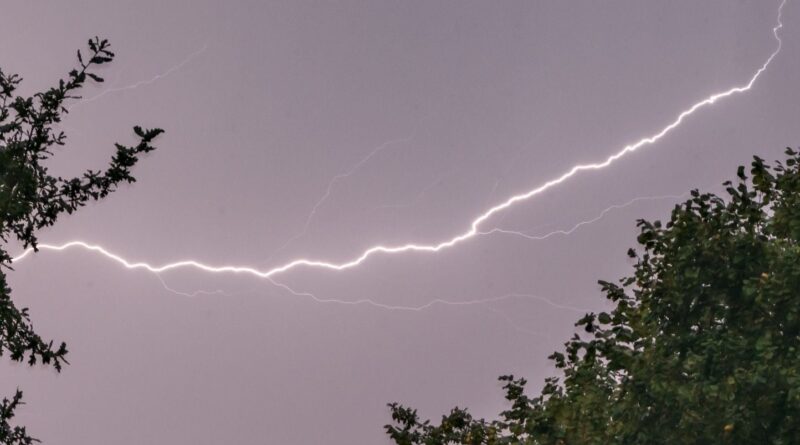 Vigilance orange pour 27 départements face aux orages et à la canicule