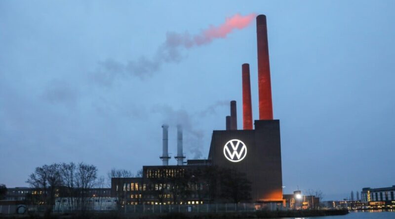 Volkswagen prévoit de réduire de moitié ses modèles d'ici 2030 : explications sur ce choix.
