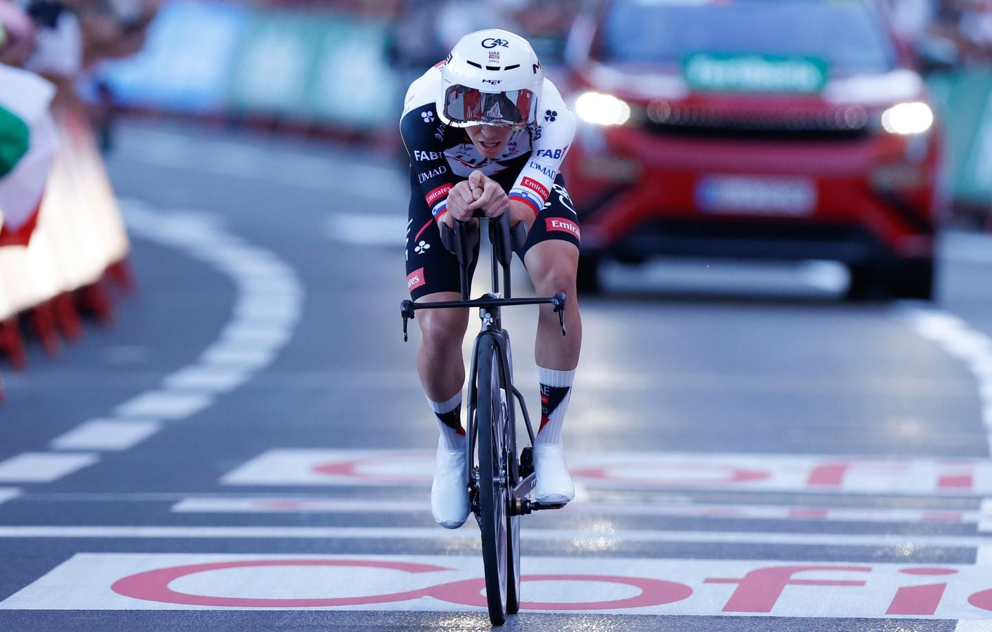 Vuelta 2026 : Tadej Pogacar s'impose au prologue pour neuf centièmes