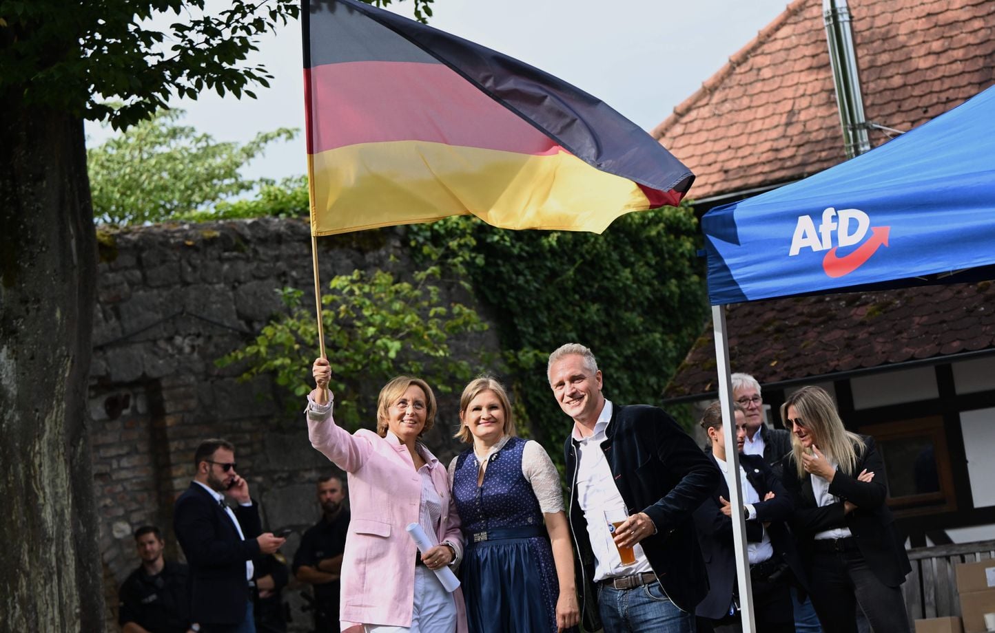 Allemagne : L'AfD peut-elle toujours être qualifiée de « néonazi » ?