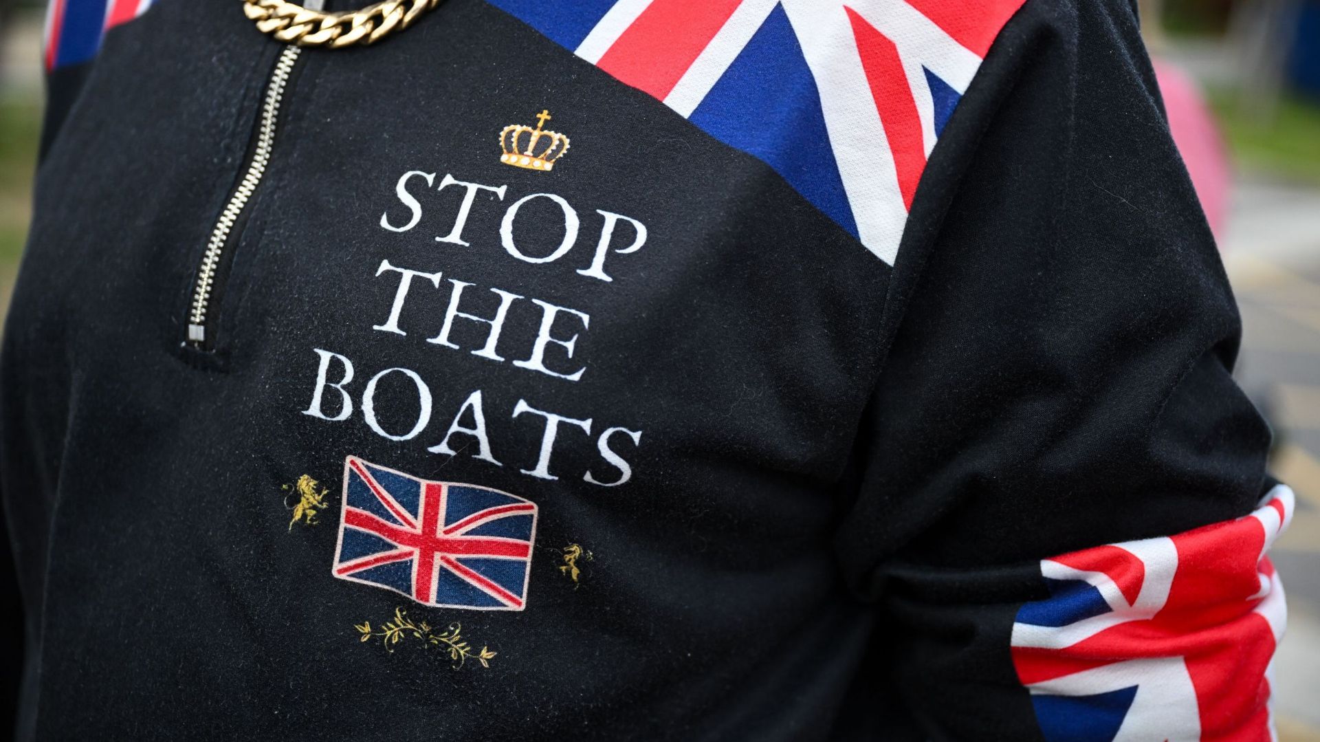 Angleterre : des manifestants confondent joueurs de cricket pakistanais et migrants