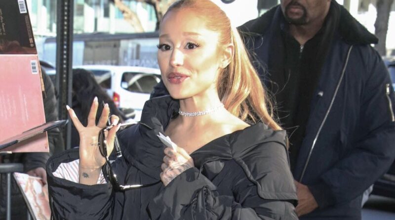 Ariana Grande modifie à nouveau les paroles de « Thank U, Next » sur Ricky Alvarez