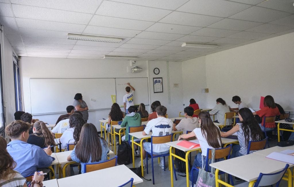 Baisse du niveau PISA : Parents moins présents, élèves favorisés utilisent l'IA.