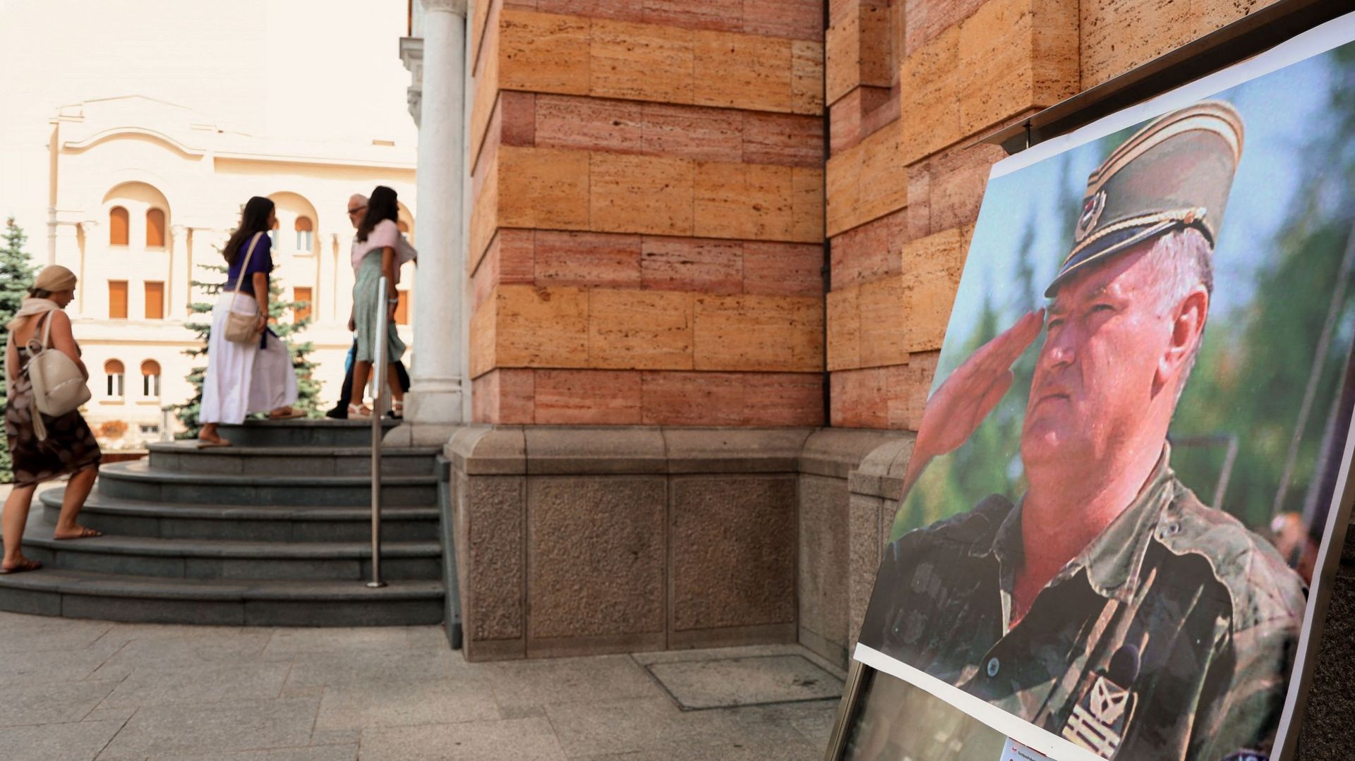 Banja Luka : plusieurs milliers d'hommages à Ratko Mladic en Entité serbe de Bosnie
