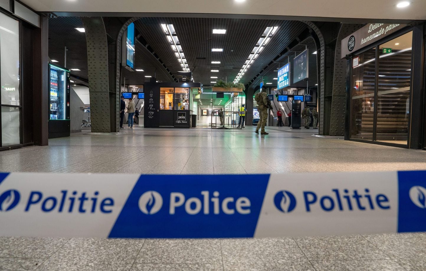 Bruxelles : Arrestation d'un homme avec une Kalachnikov à la gare de Midi