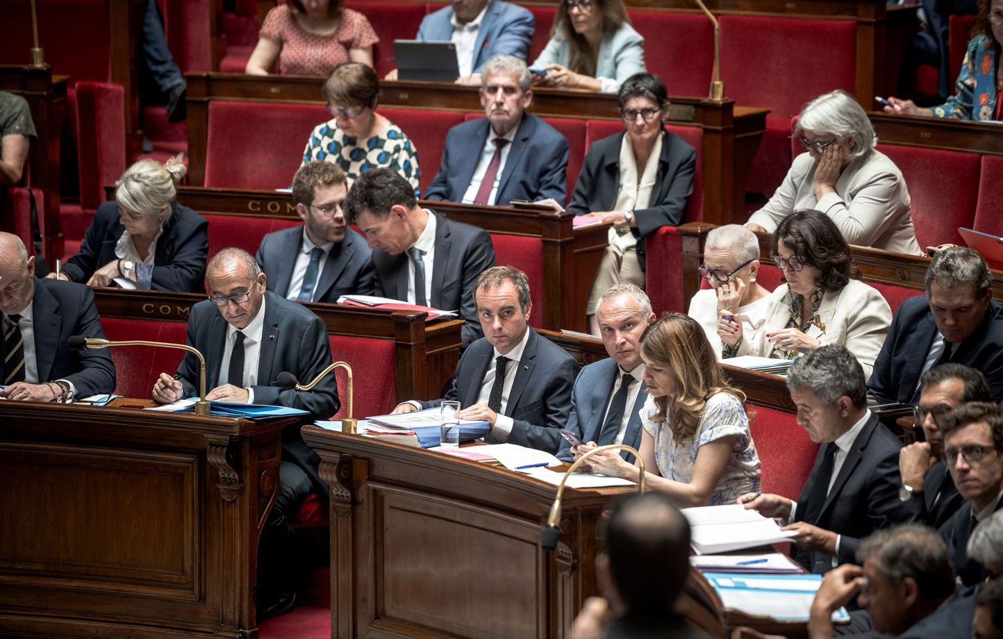 Budget 2027 : Les salaires des ministres français comparés à l'Europe.