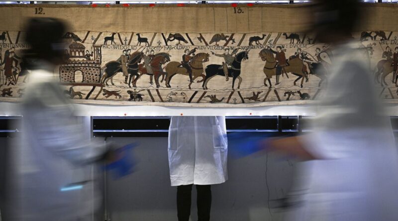 Cinq informations essentielles sur la tapisserie de Bayeux avant la visite de Macron à Londres.