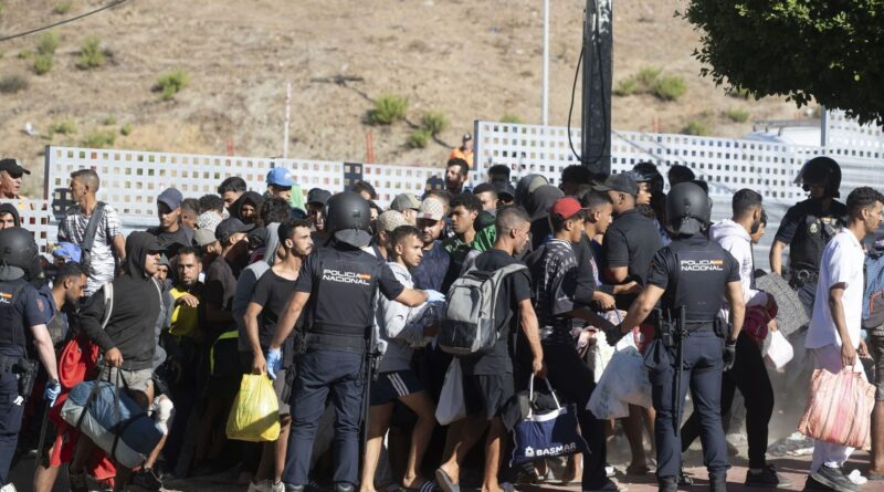 Cinq pays européens avancent vers un "hub de retour" pour migrants