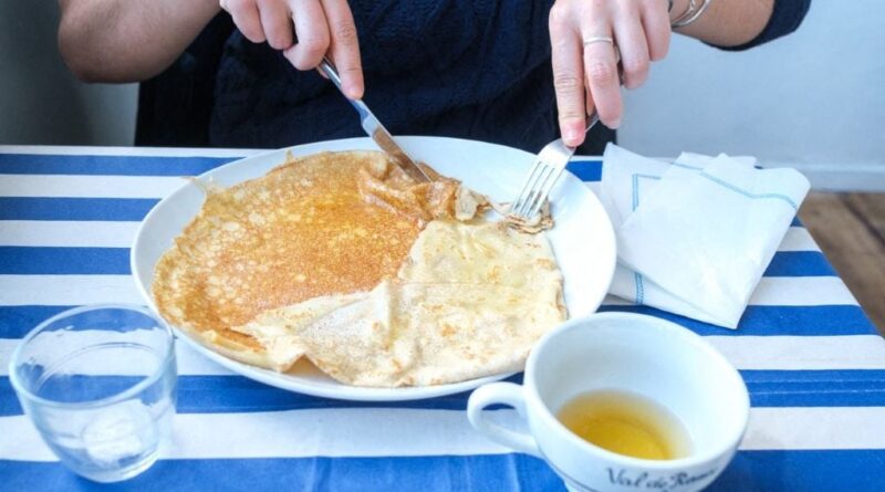 Crêperies en Bretagne peinent toujours à recruter des candidats.
