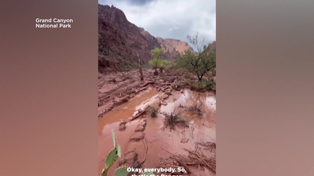 Crue soudaine dans le Grand Canyon : deux morts, recherches en cours