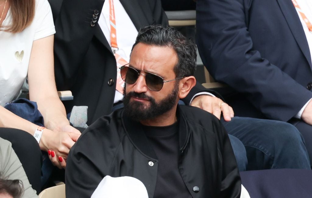 Cyril Hanouna met fin à son amitié avec Greg Guillotin, accusé de violences conjugales.
