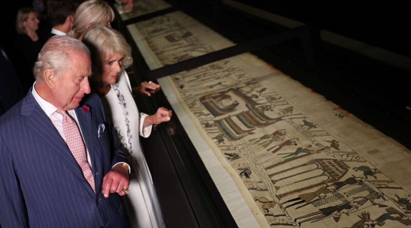 « Deux fils » de la tapisserie de Bayeux rompus lors du transfert à Londres