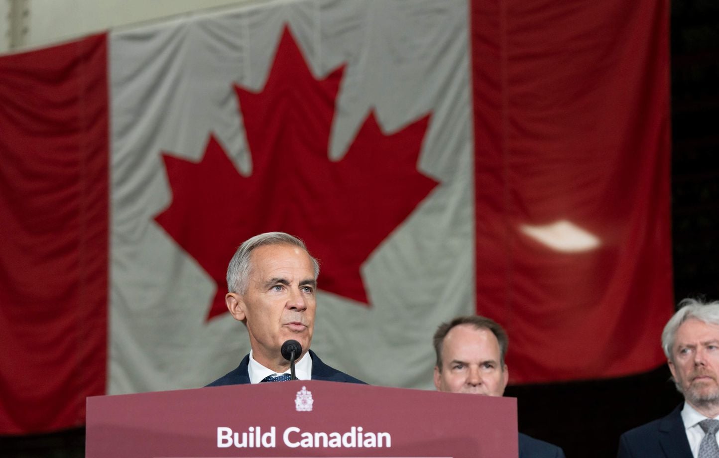 Droits de douane : le Canada répond aux attaques de Trump, Carney intervient