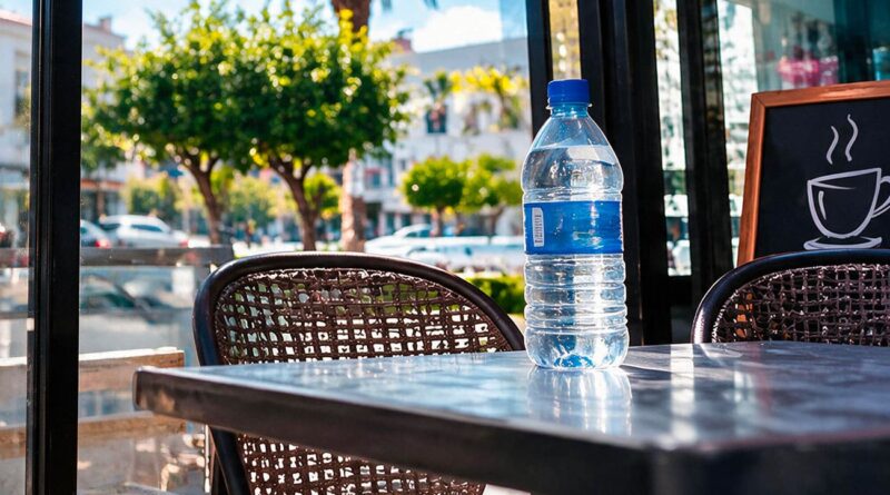Eau minérale : cafés et salons de thé augmentent les prix en période de pénurie