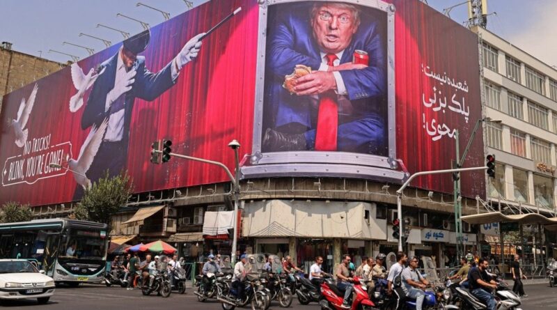 EN DIRECT : Trump menace d'une forte frappe, l'Iran tente de dissuader.