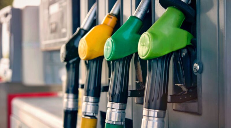 Essence : le prix remonte à 2,058 euros le litre, un record en quatre ans.