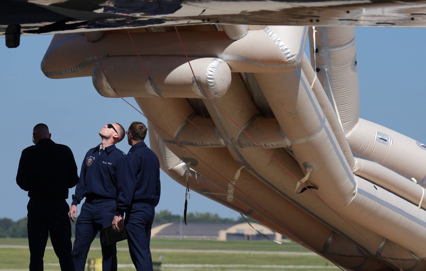 Etats-Unis : Le décollage du Boeing qatari de Trump retardé par un toboggan.
