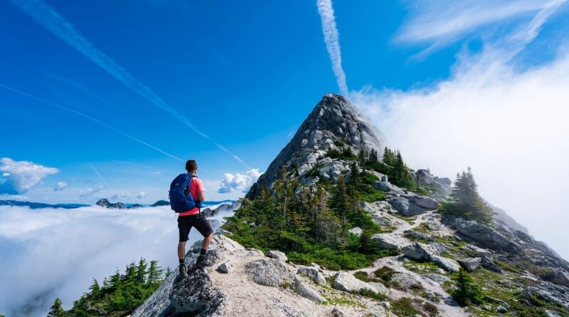 États-Unis : Préparation d'une randonnée en montagne avec une IA, perdus à 4.000 m