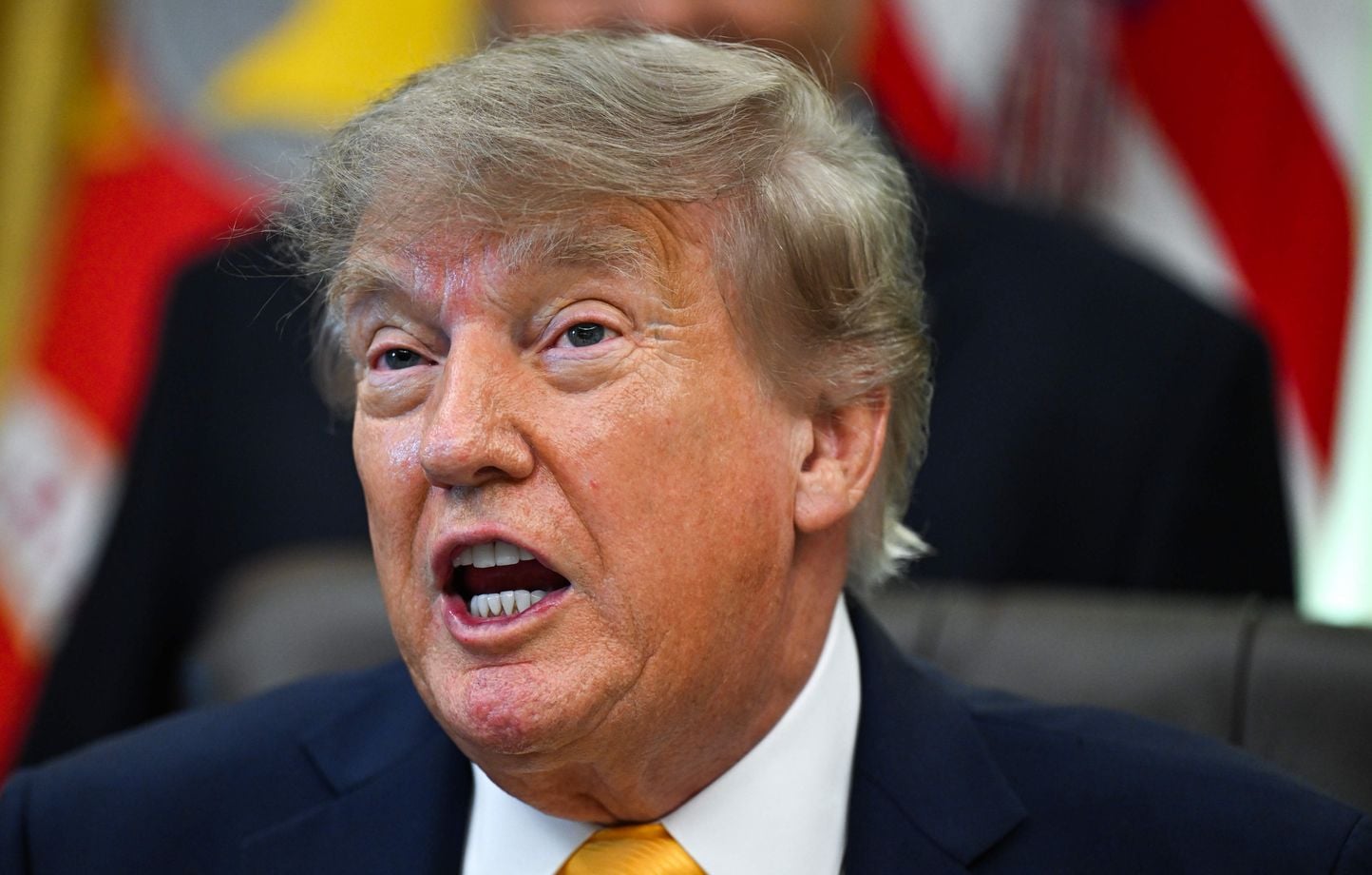 Etats-Unis : Trump applaudit la « très bonne soirée » de l’extrême droite allemande avec « Make Germany Great Again »