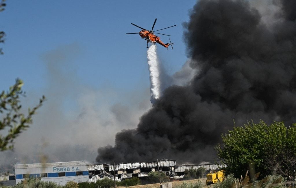 Grèce : Un avion de combat s'écrase, tuant les deux pilotes lors d'une démonstration aérienne.