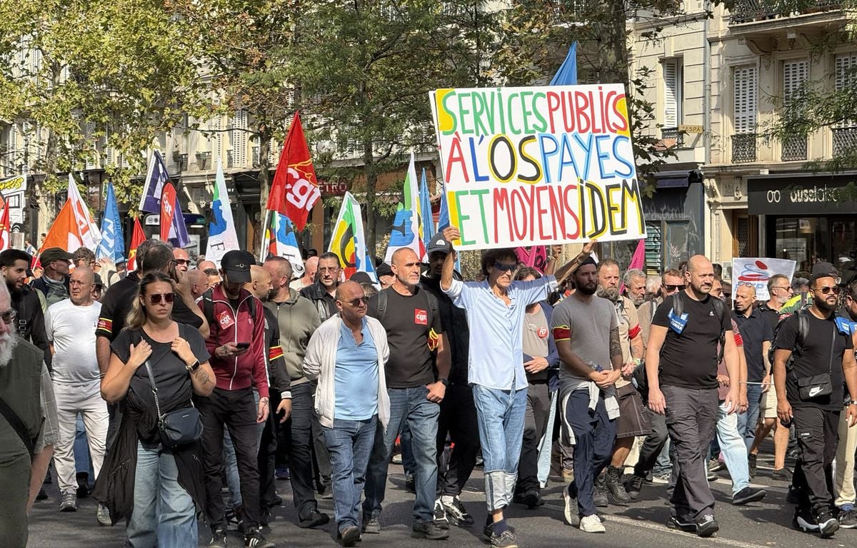 Grève du 29 septembre : les manifestants défilent à Paris, 10 % de fonctionnaires grévistes annoncés