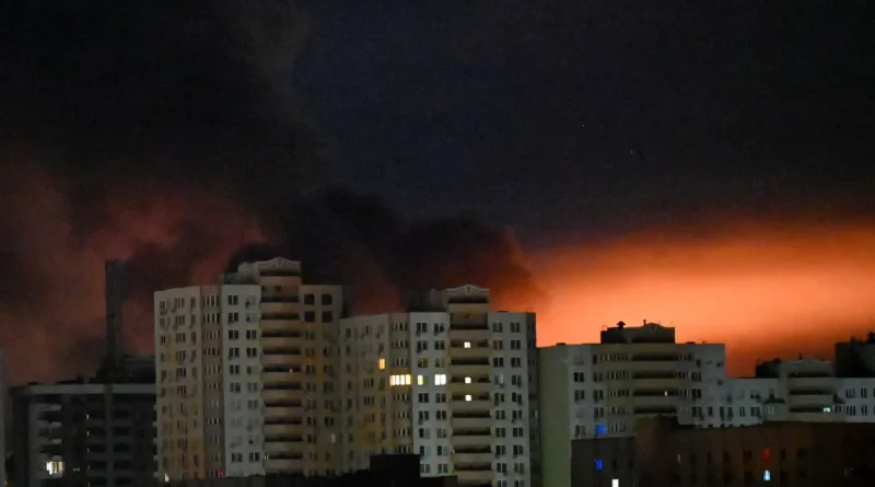 Guerre en Ukraine : après le départ des émissaires de Trump, les missiles russes frappent Kiev.