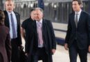 Guerre en Ukraine : Émissaires de Trump à Kiev, Zelensky qualifie Poutine de « putain de terroriste »