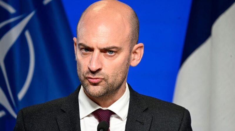 Guerre en Ukraine : Paris appelle Moscou à revenir sur la prise de contrôle d’entreprises européennes par Nestlé et Auchan