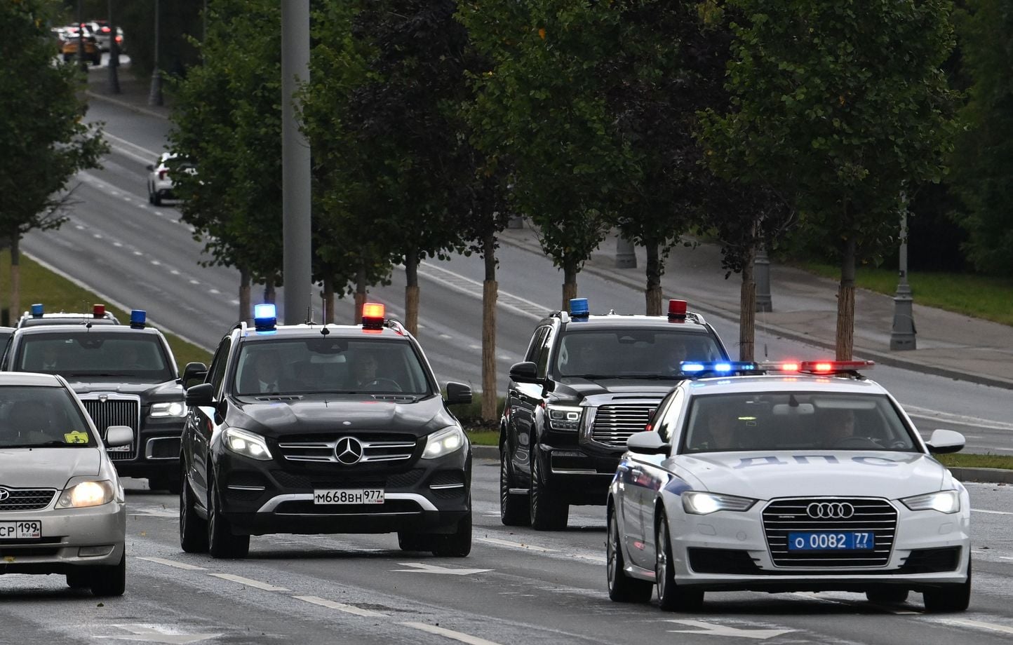 Guerre en Ukraine : Trump envoie deux émissaires à Moscou, Poutine suspend les frappes sur Kiev trois jours