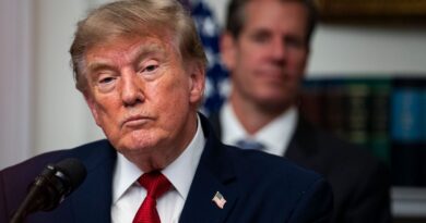 Guerre en Ukraine : Trump promulgue une loi imposant de nouvelles sanctions contre la Russie