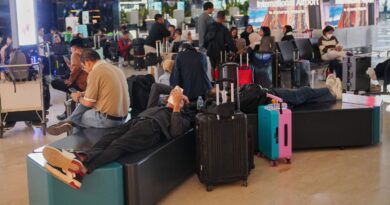 Indonésie : Des milliers de voyageurs bloqués par l’éruption d’un volcan