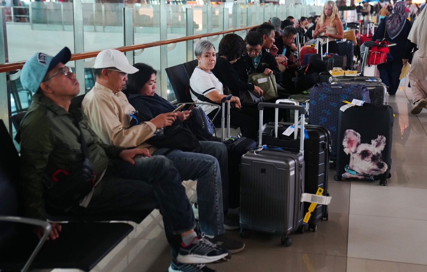 Indonésie : Éruption volcanique bloque l'aéroport de Jakarta, 209 vols touchés