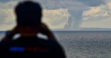Indonésie : Un bateau de journalistes couvrant l'éruption volcanique est porté disparu
