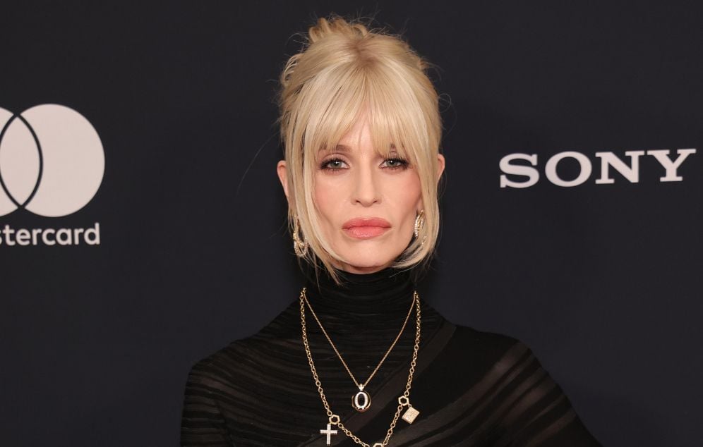 Kelly Osbourne révèle avoir été initiée à la cocaïne par un ami de son père