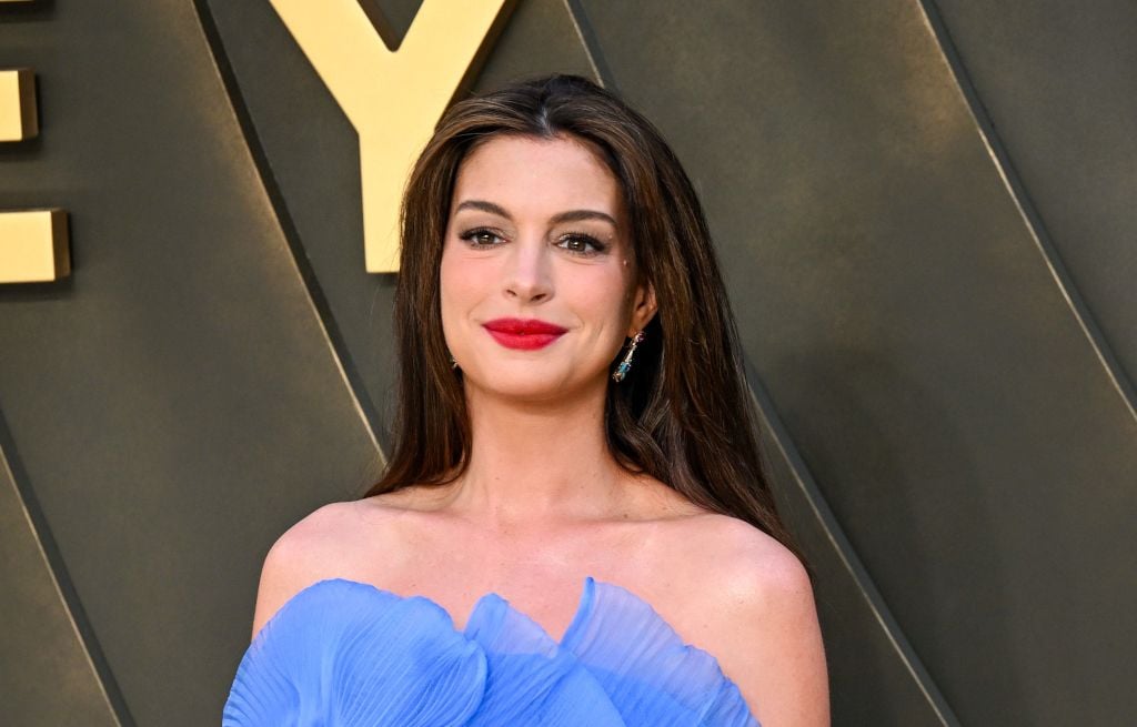 « La Fin d’Oak Street » ravive un souvenir d’enfance chez Anne Hathaway