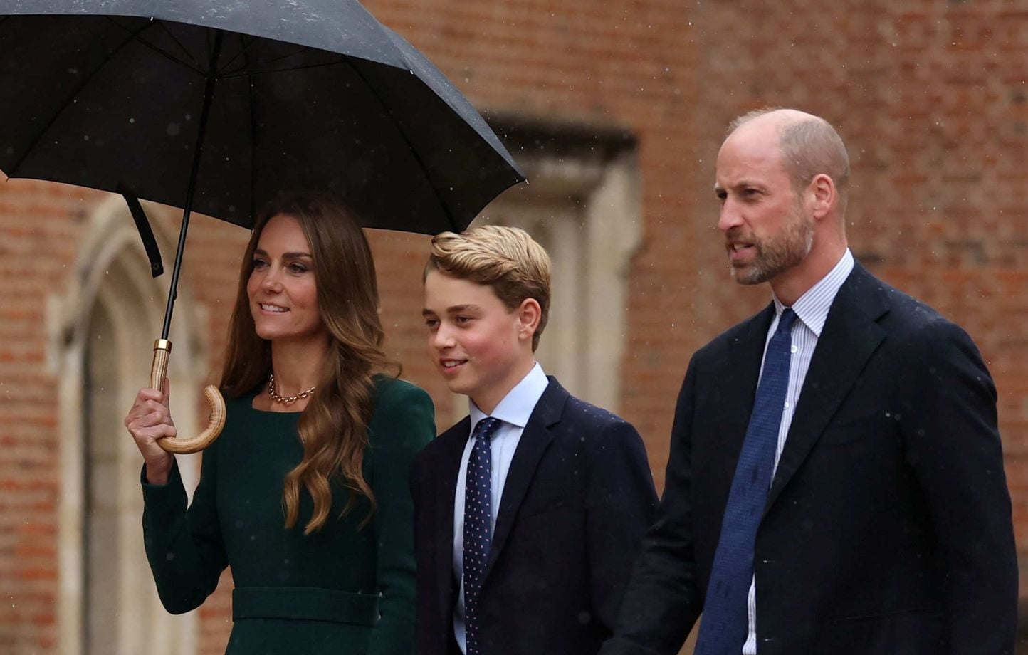 Le prince George, aîné de William et Kate, fait sa rentrée à Eton.
