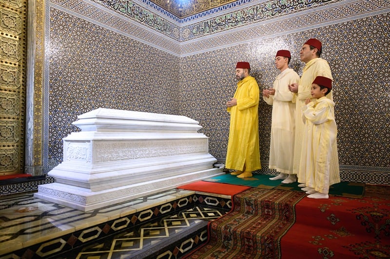 Le Roi préside une veillée religieuse en commémoration de la disparition du Roi Hassan II