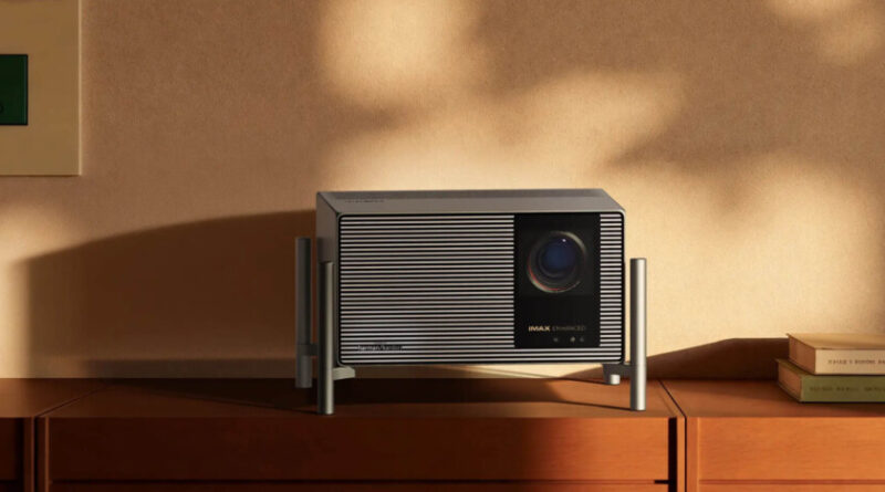 Le vidéoprojecteur Xgimi Titan Noir triple laser 4K à -700 € et 300″