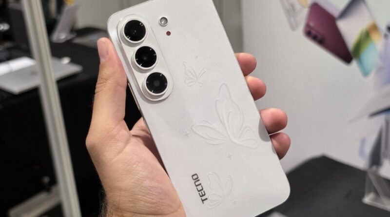 Les bordures de l’écran : le pire ennemi de ce smartphone.