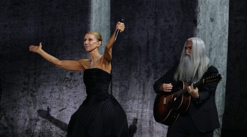 Les médias du monde entier saluent le concert de retour de Céline Dion à Paris