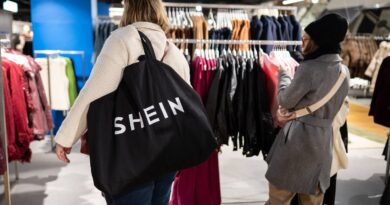 Malus sur les vêtements de mode éphémère : entrée en vigueur ce mardi.