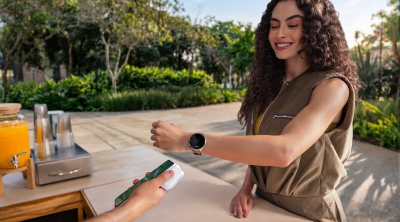 Moto Watch Ultra : Motorola relance Wear OS douze ans après la Moto 360