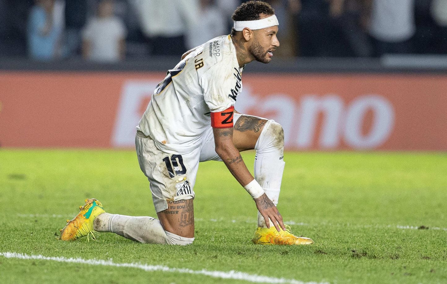 Neymar critique les jardiniers de Santos après sa blessure au Brésil