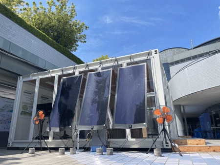 Panneaux solaires : la pérovskite surpasse enfin le silicium en conditions réelles