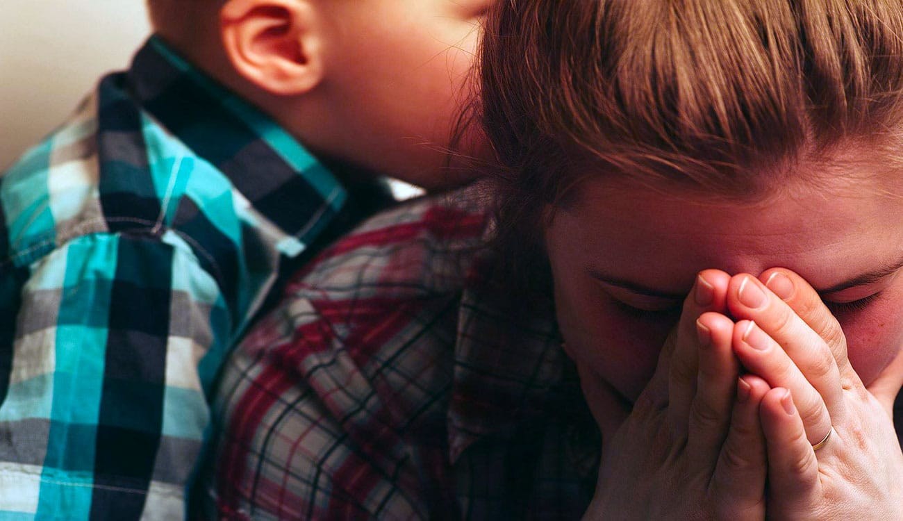 Parentalité : Le parent parfait serait-il celui qui accepte de ne plus l’être ?