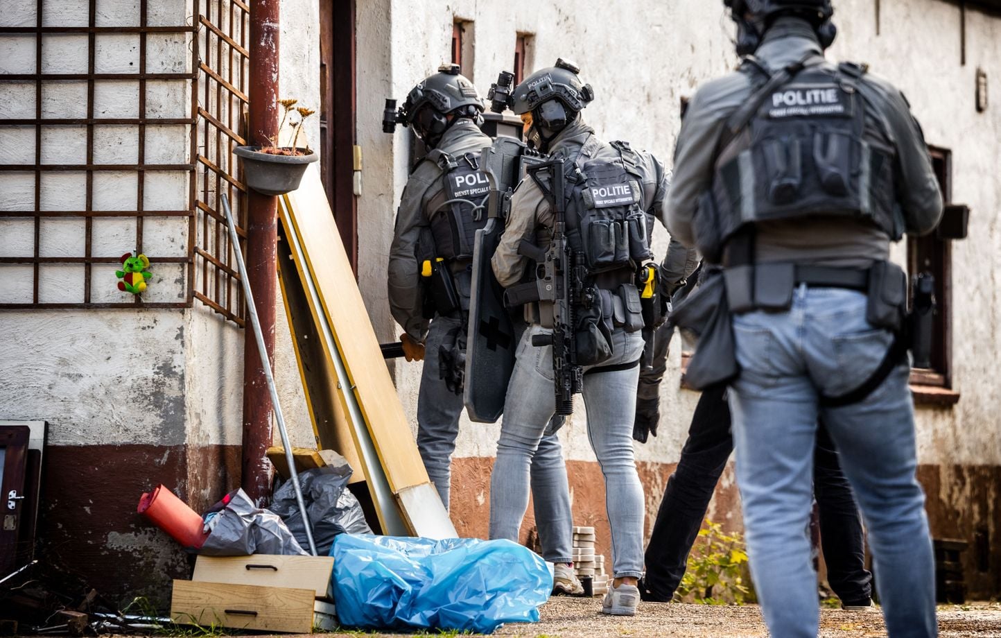 Pays-Bas : Fusillade fait un mort, 34 arrestations, y compris des Français