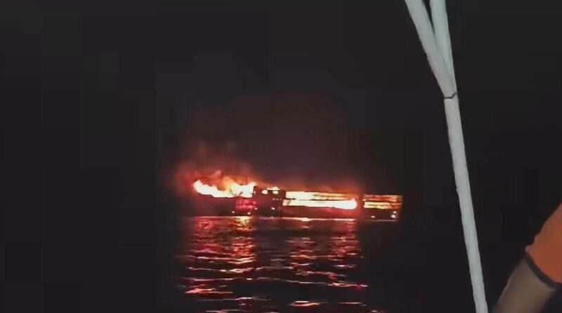 Philippines : Un ferry prend feu près d’un site touristique, au moins 5 morts.